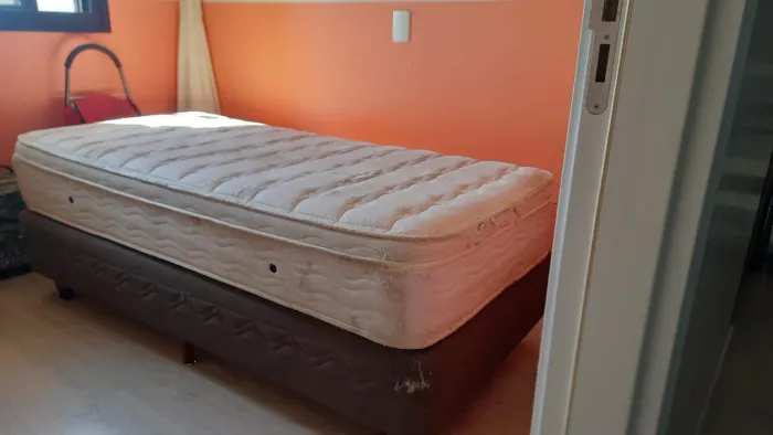 Cama de solteiro. Colchão+ box 