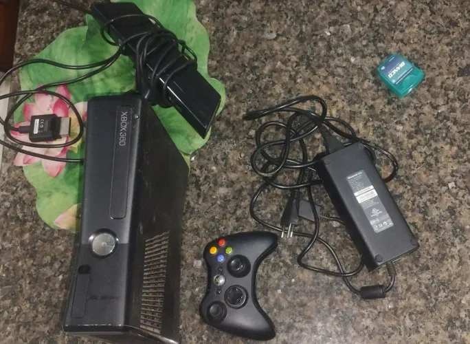 Vendo ou troco Xbox 360 por PlayStation 3 