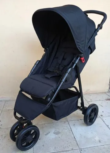 Vende-se carinho de bebê em perfeito estado 