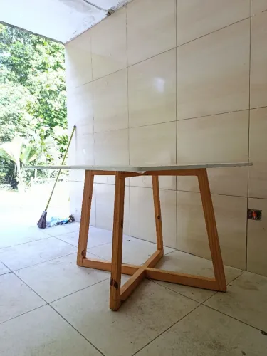 Mesa de Jantar 1,00m x 1,20m ? Pra vender logo