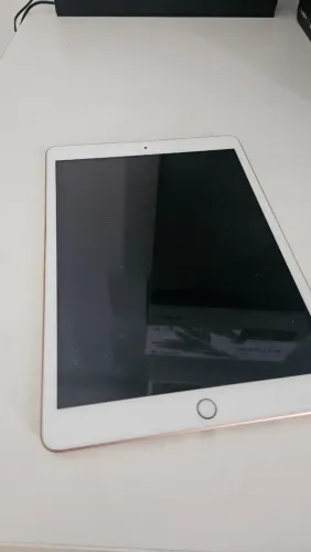Ipad Geração 8 Dourado 128Gb Pelicula e Cap. ( Seminovo 3 meses de garantia)