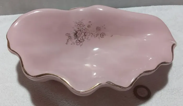 Saboneteira em porcelana