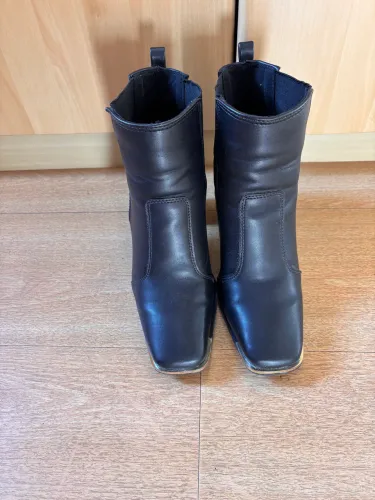Bota semi nova Vizzano
