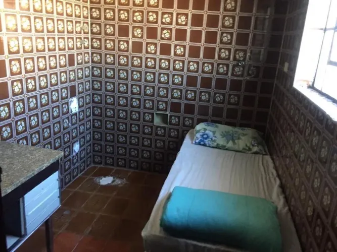 Quarto mobiliado individual R$400,00 já incluso água, luz, gás e internet próx ao metrô