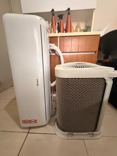 Vende- se ar condicionado semi novo com 3 meses de uso 