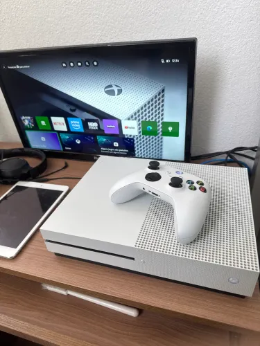 VENDO XBOX ONE S 1 TB SOMENTE PESSOALMENTE!!