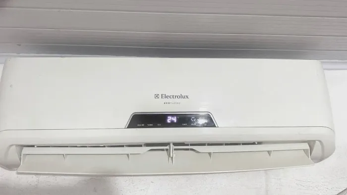 Vendo ar condicionado semi nova com apenas 1 ano de uso