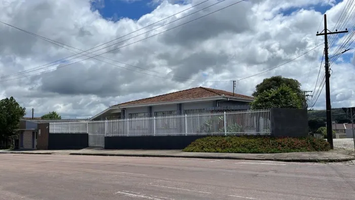 Casa a venda - Terreno de esquina - Lapa PR