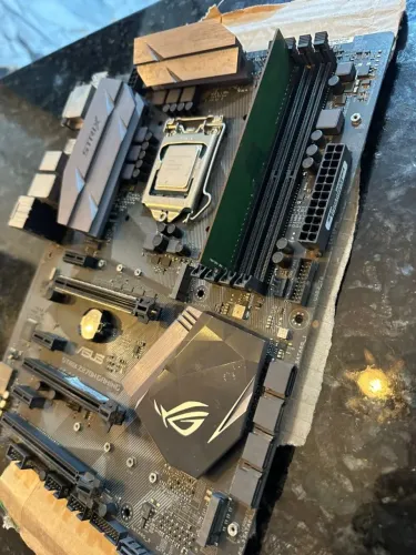 Placa mãe ASUS ROG Strix Z270H Gaming