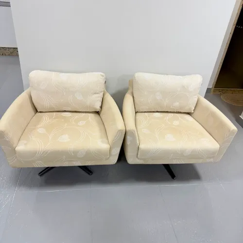 POLTRONAS GIRATÓRIAS MARCA ESTOFADOS JARDIM