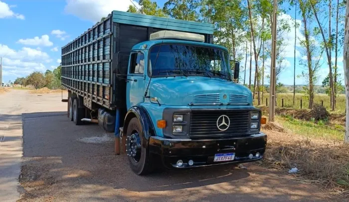VENDE-SE MERCEDES-BENZ 1518 - PRONTO PARA TRABALHAR!