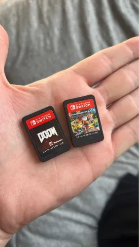 Jogos de Switch - Mario Kart 8 e Doom