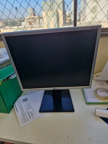 `MONITOR LG GRANDE