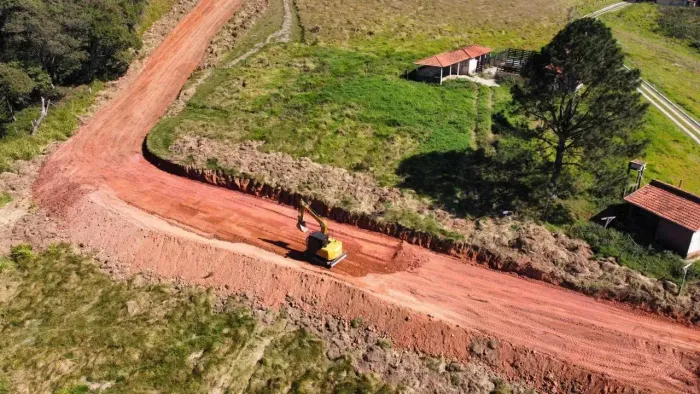 Terreno escriturado em Ibiúna, pronto para construir com toda documentação em dia.