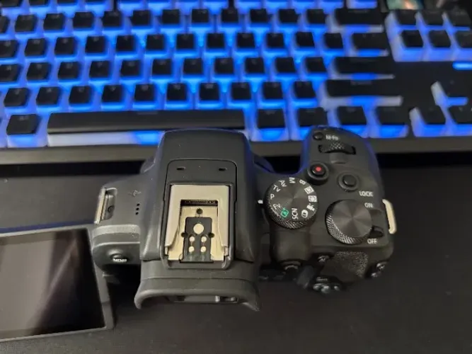 Câmera Canon R10 - Pouco Uso/Para Conserto ou Peças
