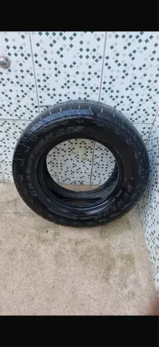 Pneu de caminhonete