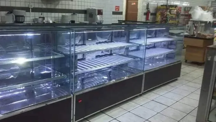 Fabricamos balcões em inox sobre medidas 