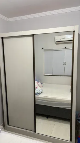 Vendo Guarda-roupa Solteiro