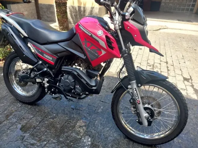YAMAHA CROSSER 2025