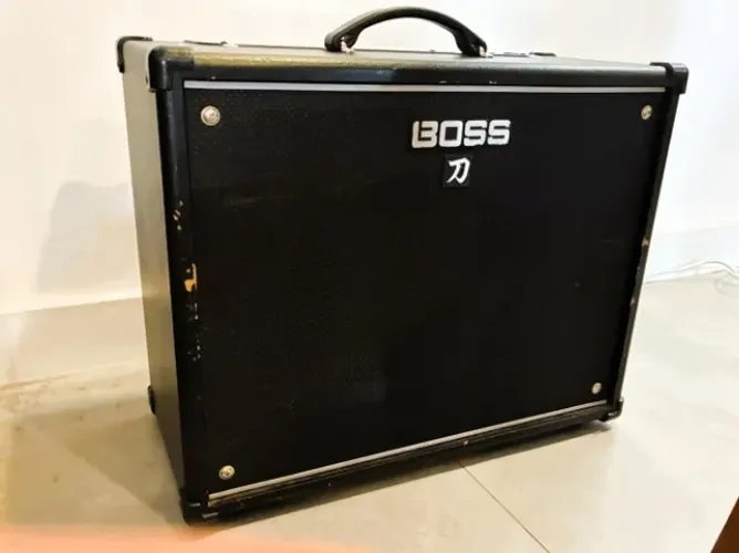 Amplificador guitarra Boss Katana 100 Mk1 Excelente