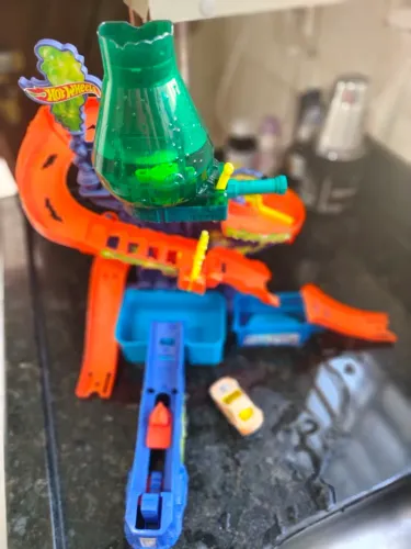 Hot Wheels e Monsters truck