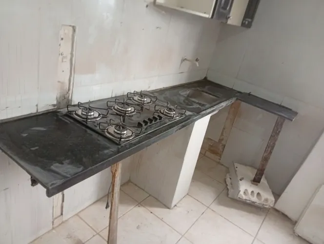 Bancada de cozinha no verde Ubatuba mais complemento