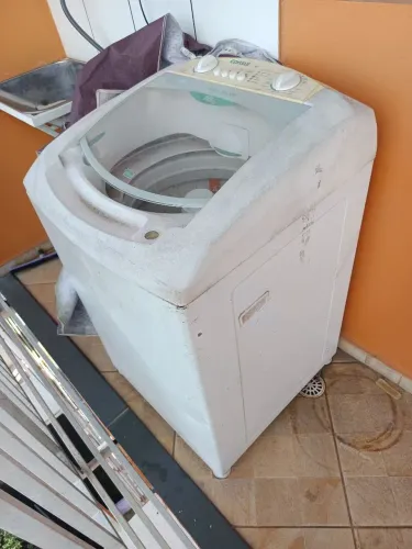 Desapego de máquina de lavar 10kg motivo mudança.