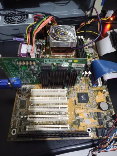 Placa mãe antiga Soyo K7VTA PRO socket 462