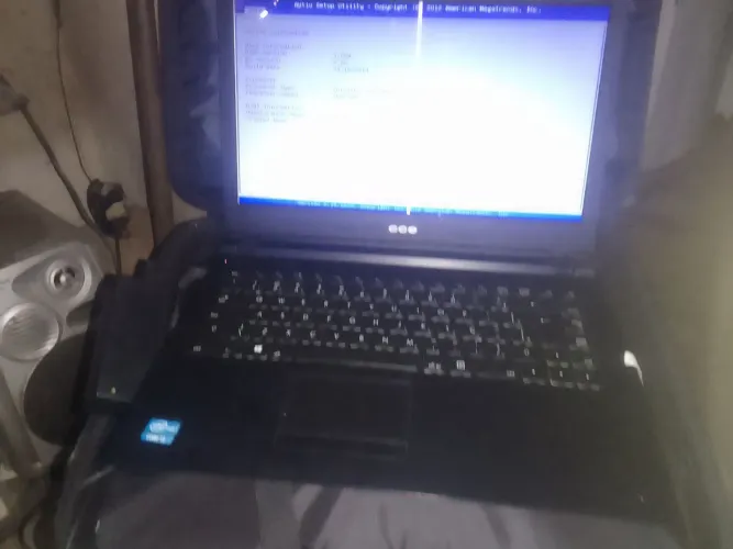 Notebook! CCE Interl core 13 para tira as peças. 