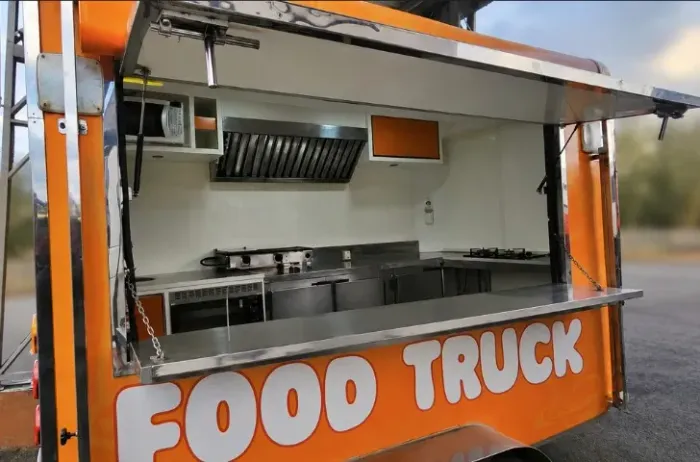 FOOD TRUCK - EXCELENTES CONDIÇÕES