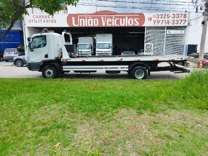 Mercedes Benz Accelo 1017 + Plataforma Engetruck