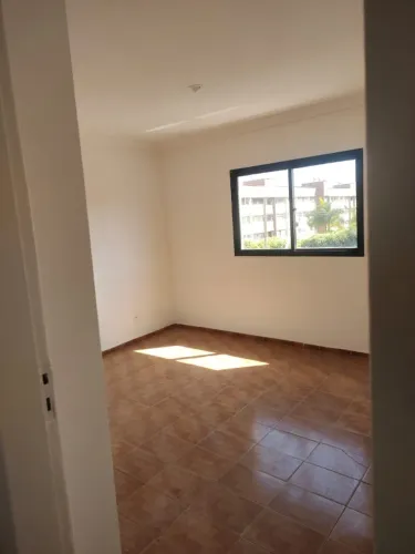 ALUGA-SE AP 3 QUARTOS EM ITAPARICA 