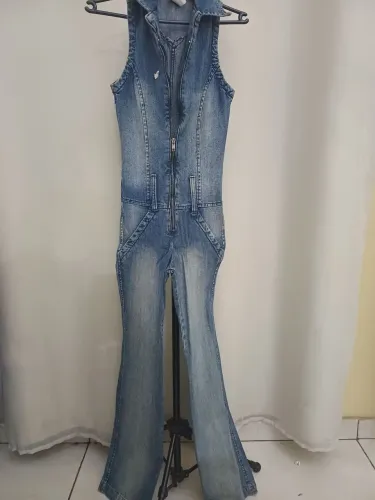 Macação jeans tamanho 34-36 