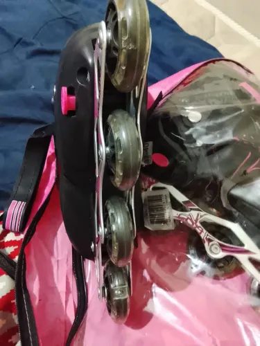 Patins lindo pink nunca usado