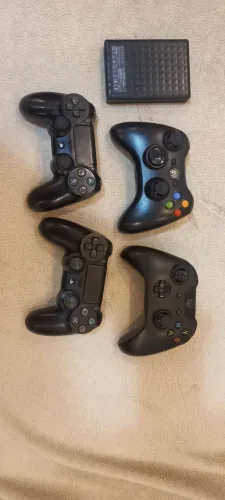 Lote de controles originais com defeito leia o anúncio