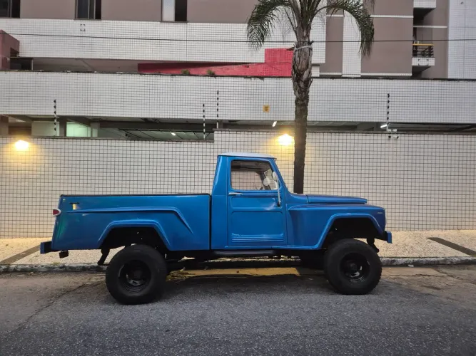 Ford F-75 4X4 2.3 1976