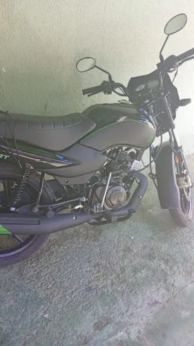 Vendo uma moto semi-nova