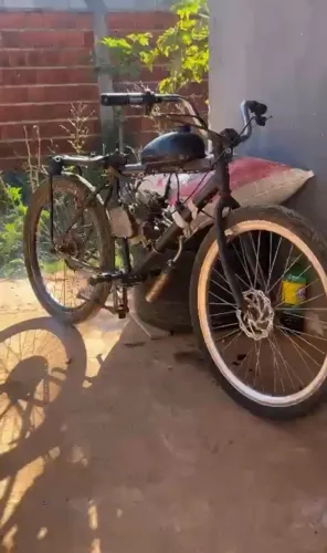 Motora 80cc bateu pegou 
