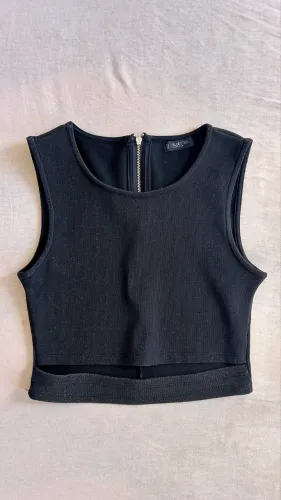 Cropped Milena Preto - Regata Estruturada