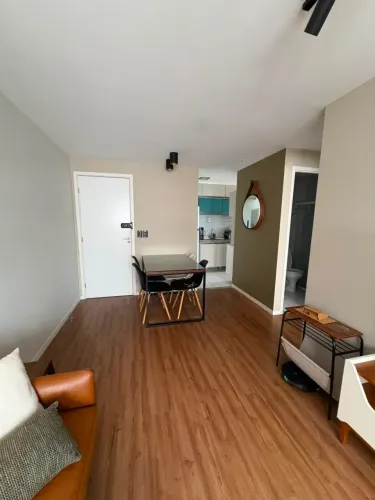 Aluga-se apartamento mobiliado, 55m², 2 quartos (sendo 1 suíte), em Boa Viagem, Recife-PE.
