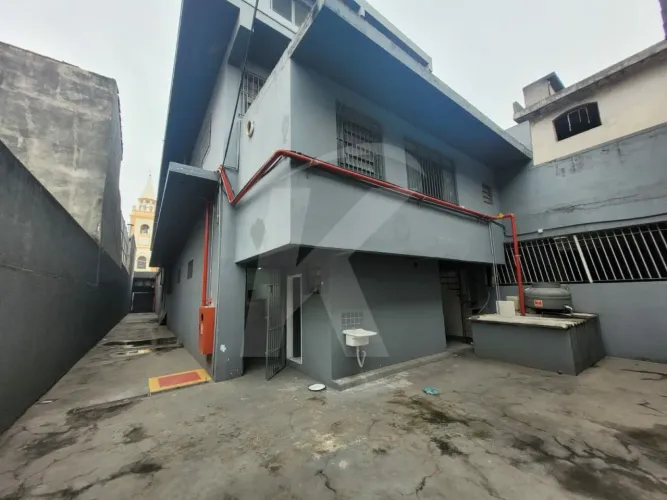 Prédio Comercial Espaçoso com 3 Andares à Venda no Imirim