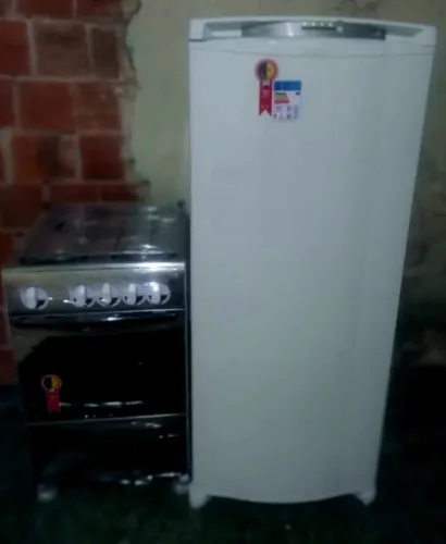 GELADEIRA E FOGÃO
