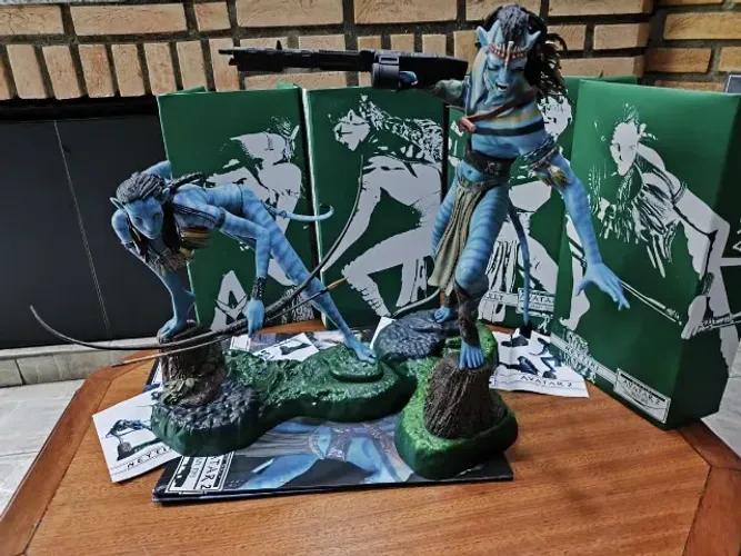 Avatar Crazy Toys - Jake Sully 42cm + Neytiri 31cm com caixas | Kit raro - Bonecos Figure
