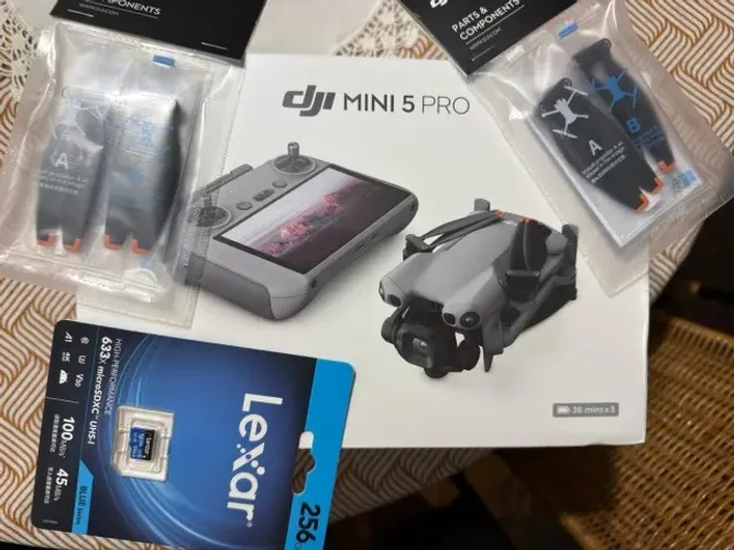 Drone DJI Mini 5 Pro Fly More Combo RC 2 (Com Tela) - NOVO LACRADO