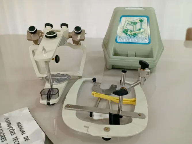 Articulador semi-ajustável Bioart