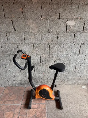 Bicicleta ergométrica - Em excelente estado