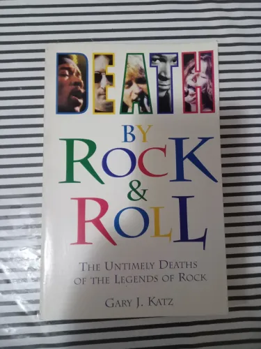 Livro importado raro Death by Rock N Roll mortes do Rock