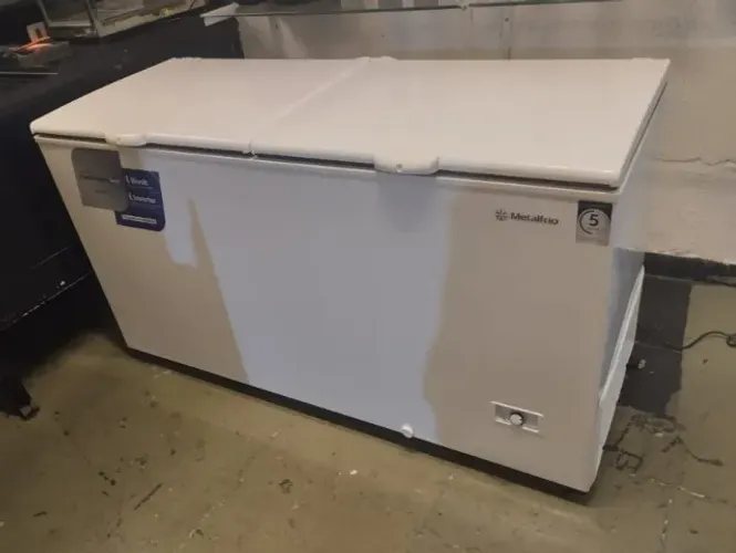 Vende-se freezer horizontal 546 litros, ideal para comércio, mercado e residência;.