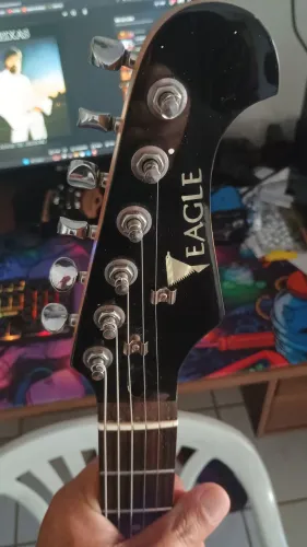 Guitarra stratus Eagle Ano 2009