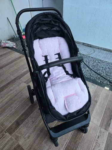 Vendo carrinho de bebê 3em 1. ( carrinho, Moisés e bebê conforto)